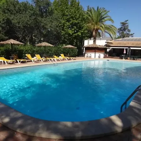 House With 4 Bedrooms In With Pool Access Enclosed Garden